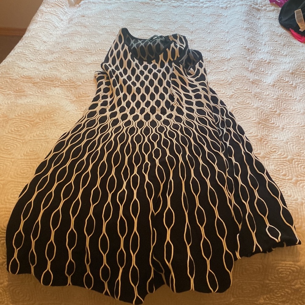 Saks 5th Avenue Dress worn once - Picture 2 of 3